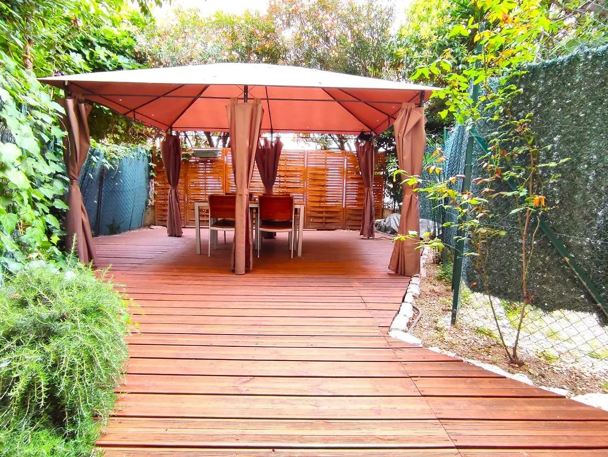 Garden Level Nearby Beach Nice